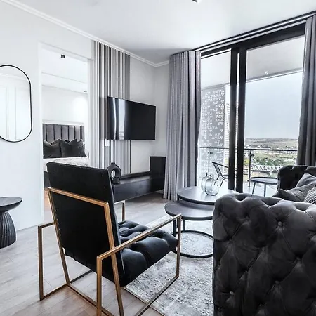 Modern Marvel In The City Midrand Exterior photo